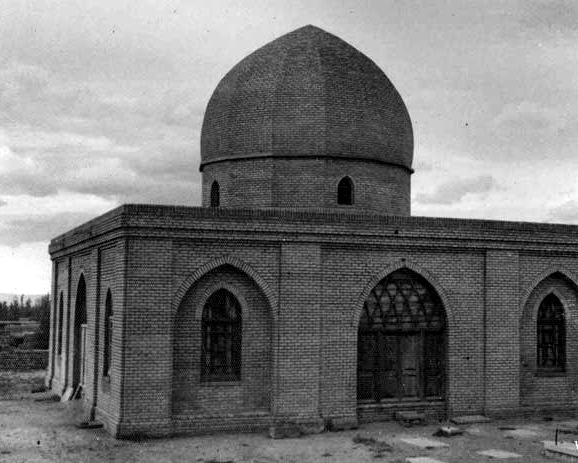 The first tomb of Baba Taher.