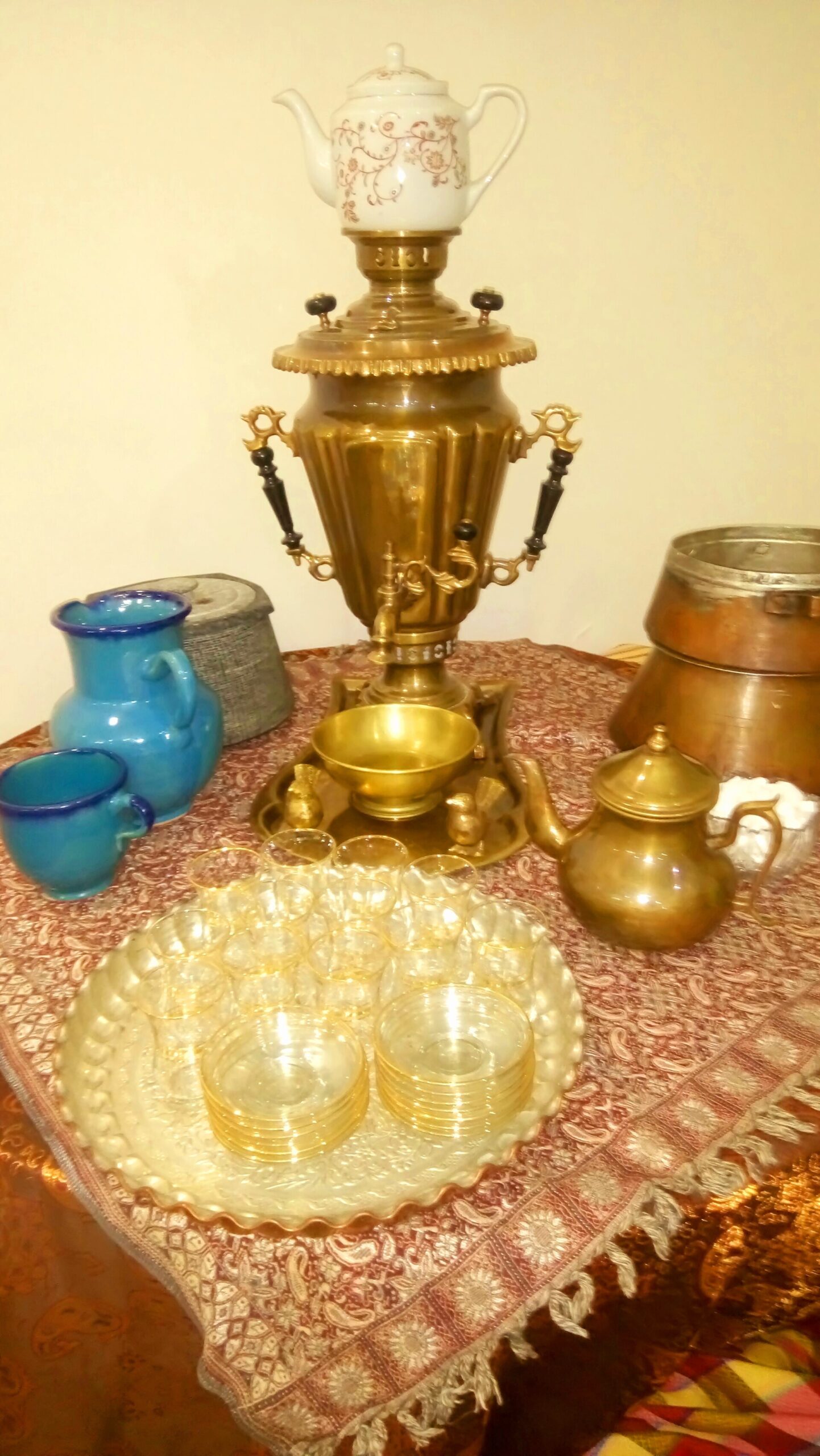 A charcoal samovar.